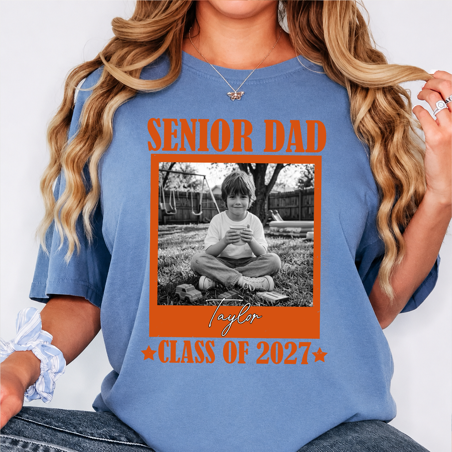 Custom Photo Senior Dad Mom 2027 Comfort Colors Shirt, Personalized Class Of 2027 Tee, Graduation Gift For Family 685374