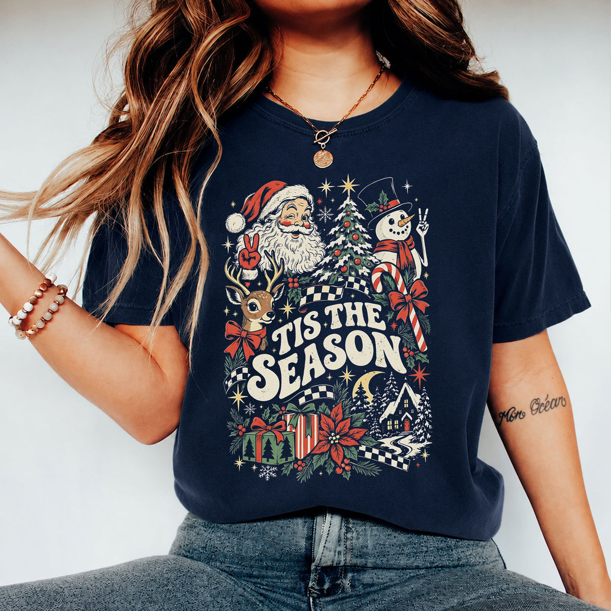 Vintage Santa & Snowman "Tis The Season" Holiday Tee, Retro Christmas Graphic T-Shirt 686631