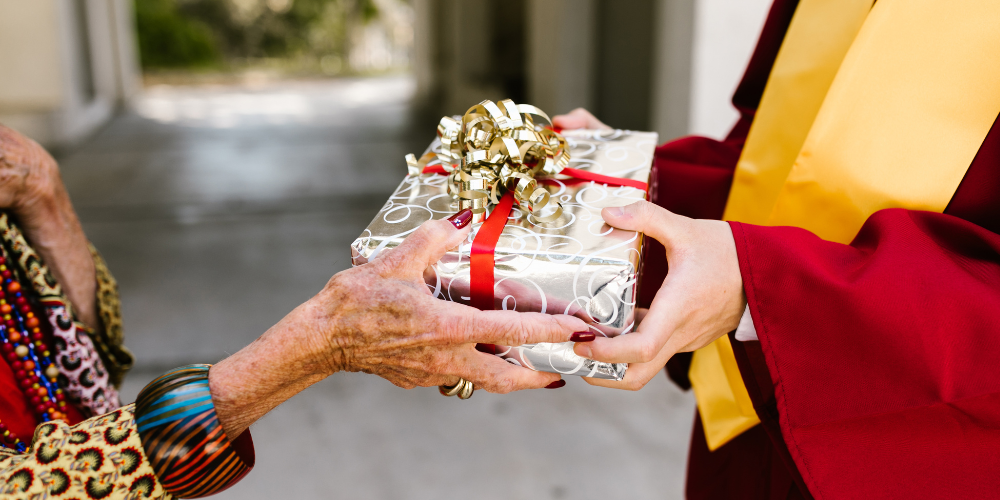 Graduation Gift Etiquette: Dos and Don'ts for Giving and Receiving Presents