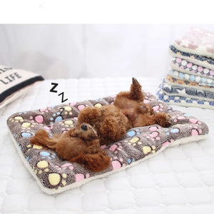 Soft Flannel Pet Mat Dog Bed Winter Thicken Warm Cat Dog Blanket Puppy Sleeping Cover Towel Cushion for Small Medium Large Dogs