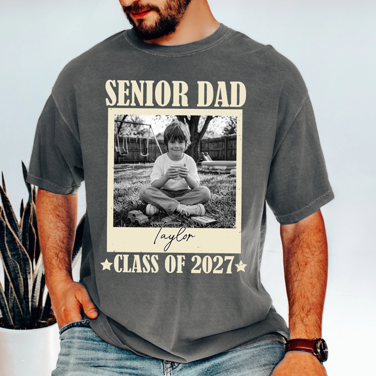 Personalized Senior Dad Mom 2027 Comfort Colors Shirt, Custom Photo Class Of 2027 Tee, Graduation Gift For Family 685374
