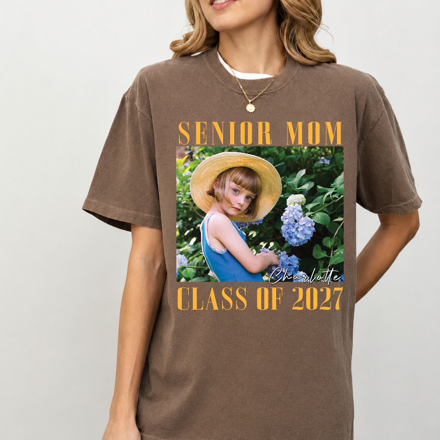 Custom Photo Senior Mom Comfort Colors Shirt, Class Of 2027 Shirt, Personalized Graduation Gift 685635