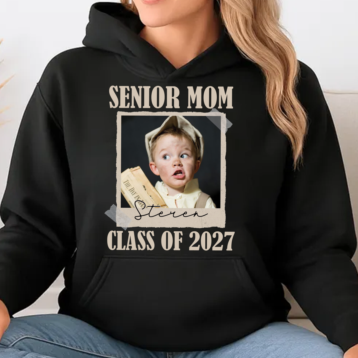 Custom Photo Senior Mom 2027 Retro Dark Shirt, Personalized Class Of 2027 Tee, Proud Family Matching Tee 685982