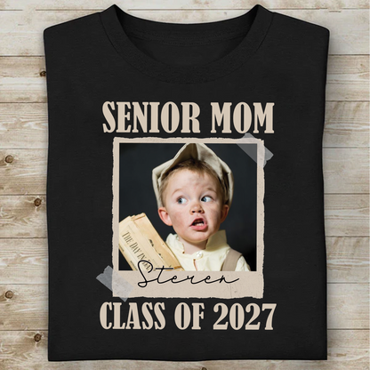 Custom Photo Senior Mom 2027 Retro Dark Shirt, Personalized Class Of 2027 Tee, Proud Family Matching Tee 685982